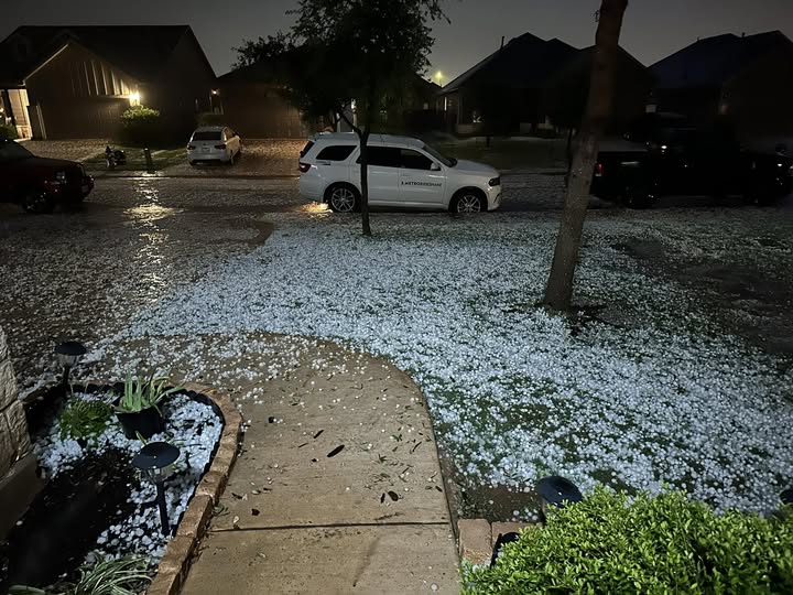 A devastating hailstorm recently struck parts of the central United States, causing extensive damage to tens of thousands of homes and vehicles. In Minnesota, early estimates suggest that between 50,000 to 70,000 homes were affected, with some areas experiencing hailstones measuring one to three inches in diameter .​