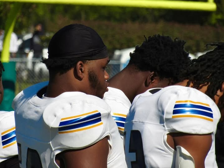The community of Upper Marlboro, Maryland, is reeling from the tragic loss of Stevie West, an 18-year-old student and football player at Dr. Henry A. Wise Jr. High School. Stevie’s untimely death in a car accident has left a profound void in the hearts of his family, friends, teammates, and the entire school community.