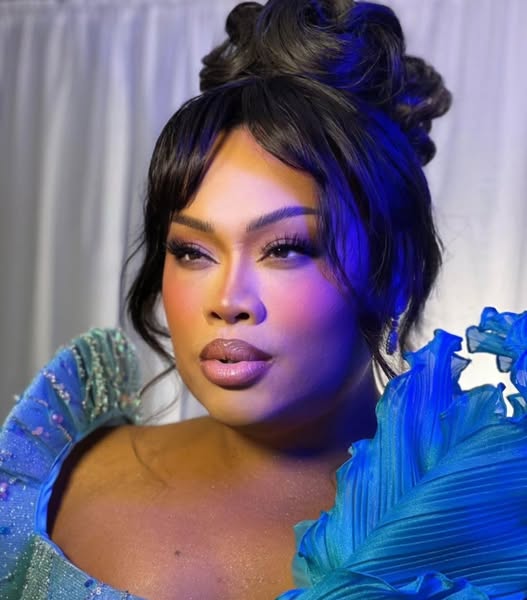 Jiggly Caliente, born Bianca Castro-Arabejo on November 29, 1980, in San Pedro, Laguna, Philippines, passed away on April 27, 2025, at the age of 44. Her death followed complications from a severe infection that led to the amputation of most of her right leg just days earlier. She died peacefully, surrounded by her family and friends . 