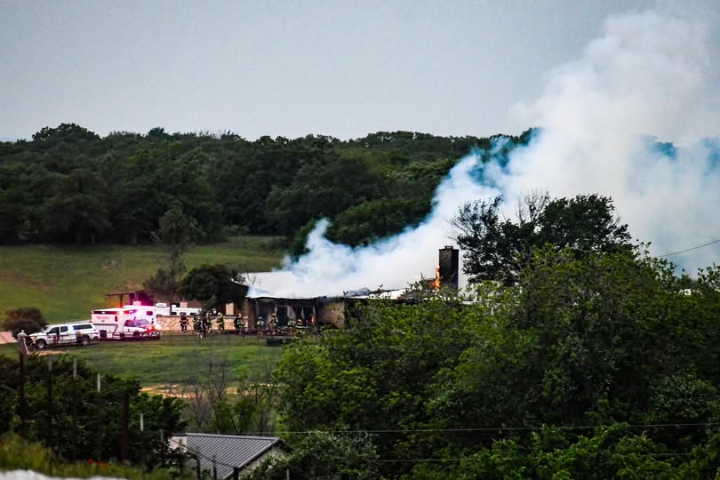 On the evening of Tuesday, April 29, 2025, a devastating fire engulfed the residence of legendary rodeo cowboy Roy Cooper near Decatur, Texas