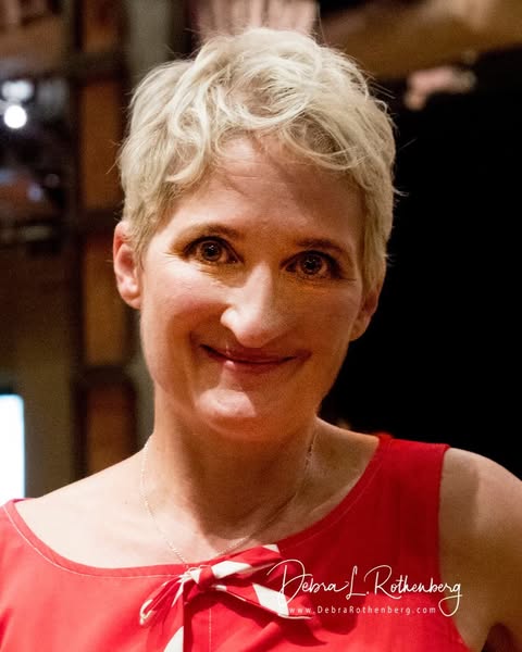 It is with profound sadness and disbelief that we learn of the passing of Jill Sobule, the pioneering singer-songwriter whose music resonated deeply with fans and whose advocacy for LGBTQ+ rights left an indelible mark on the cultural landscape. Jill tragically passed away on May 1, 2025, in a house fire in Minneapolis, Minnesota, at the age of 66. 