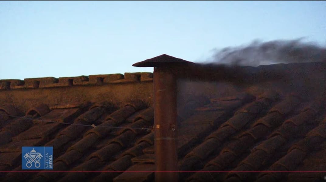 BREAKING: Black Smoke Rises from the Sistine Chapel — No Pope Elected on Day 1 of the Papal Conclave